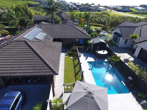 Bethlehem Home plus Self Contained Apartment — 4-Star Luxury Hotel in Tauranga, New Zealand