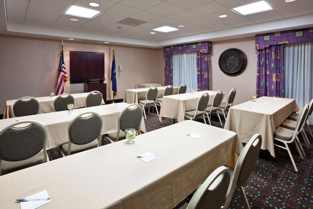 Hampton Inn Clifton Park - photo 34
