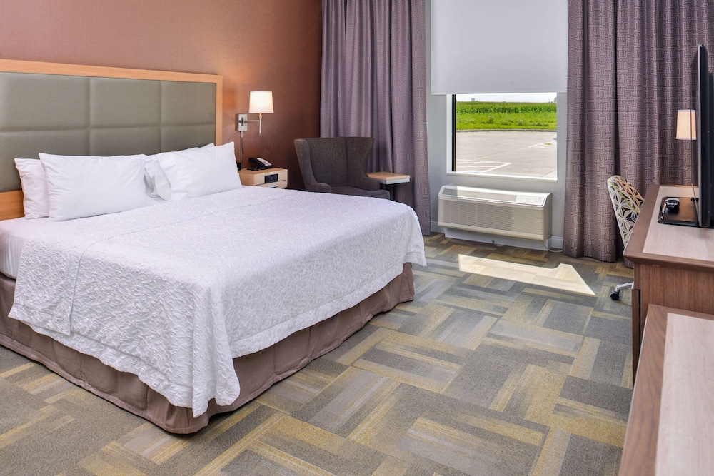 Hampton Inn & Suites Altoona Des Moines - photo 16