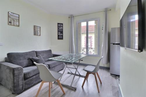 Logement Au Pied de la Gare — hotel in Aulnay-Sous-Bois