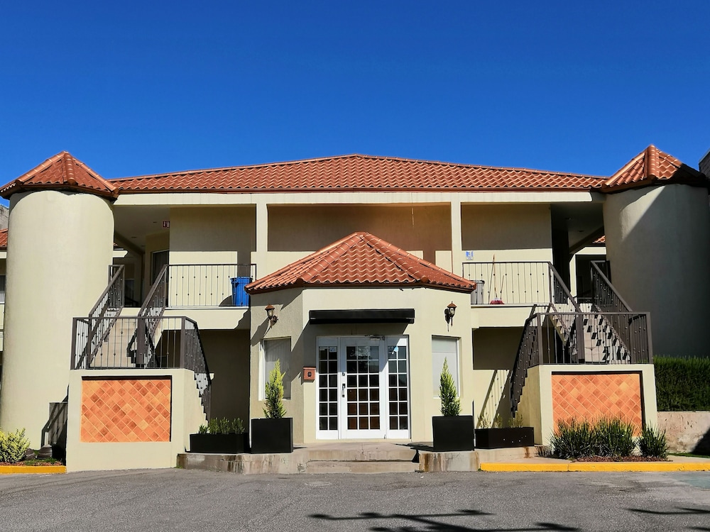 Hotel Ecosuites in Chihuahua, Mexico
