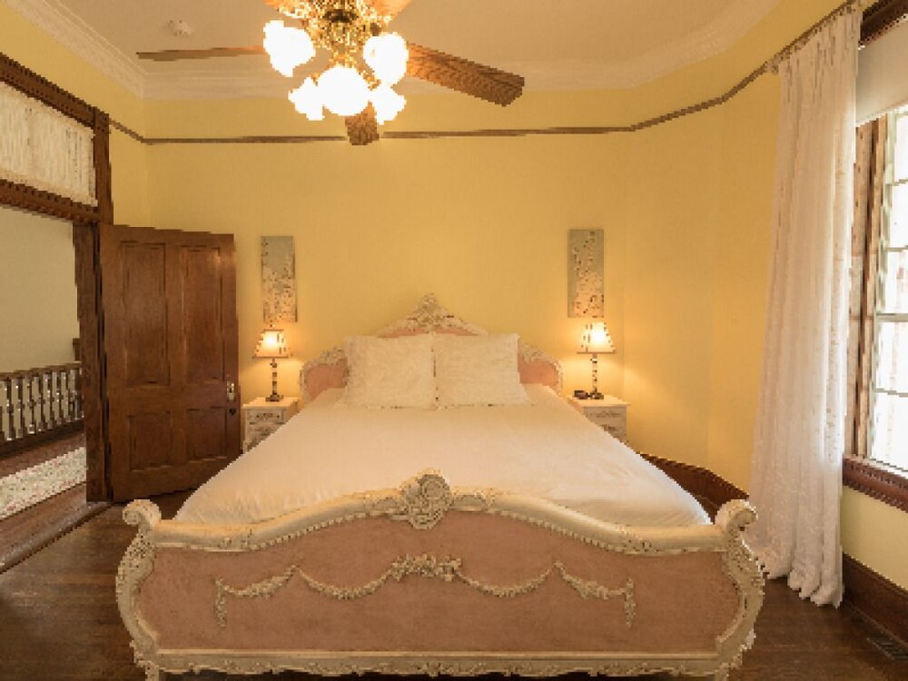 The Olivia Mansion - photo 2