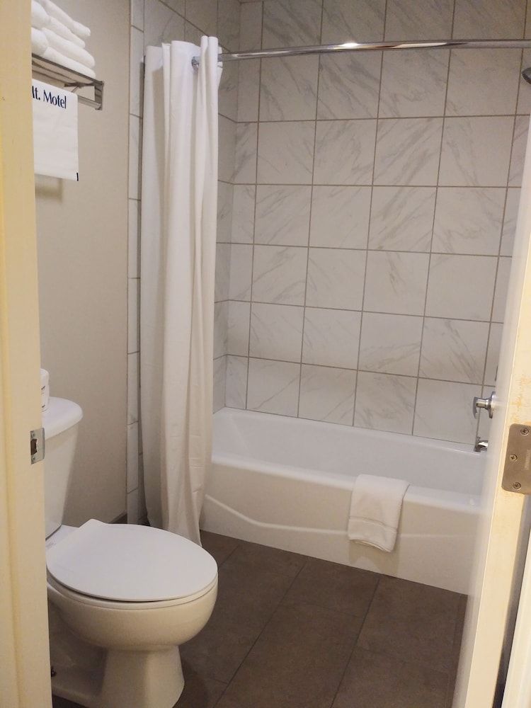 Sugarloaf Mt Motel - photo 17