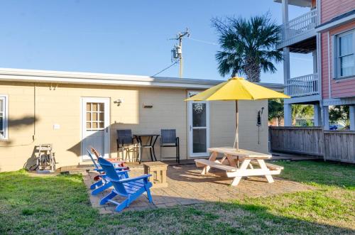 Happy Daze by Bryant Real Estate in Kure Beach, United States