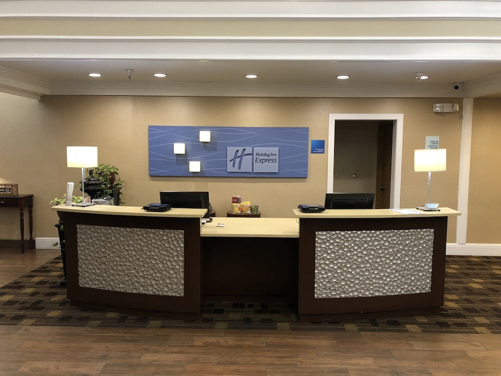 Holiday Inn Express Hotel & Suites Corning by IHG - photo 32