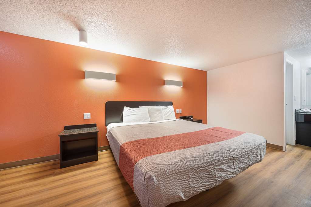 Motel 6 Hamburg NY - photo 3