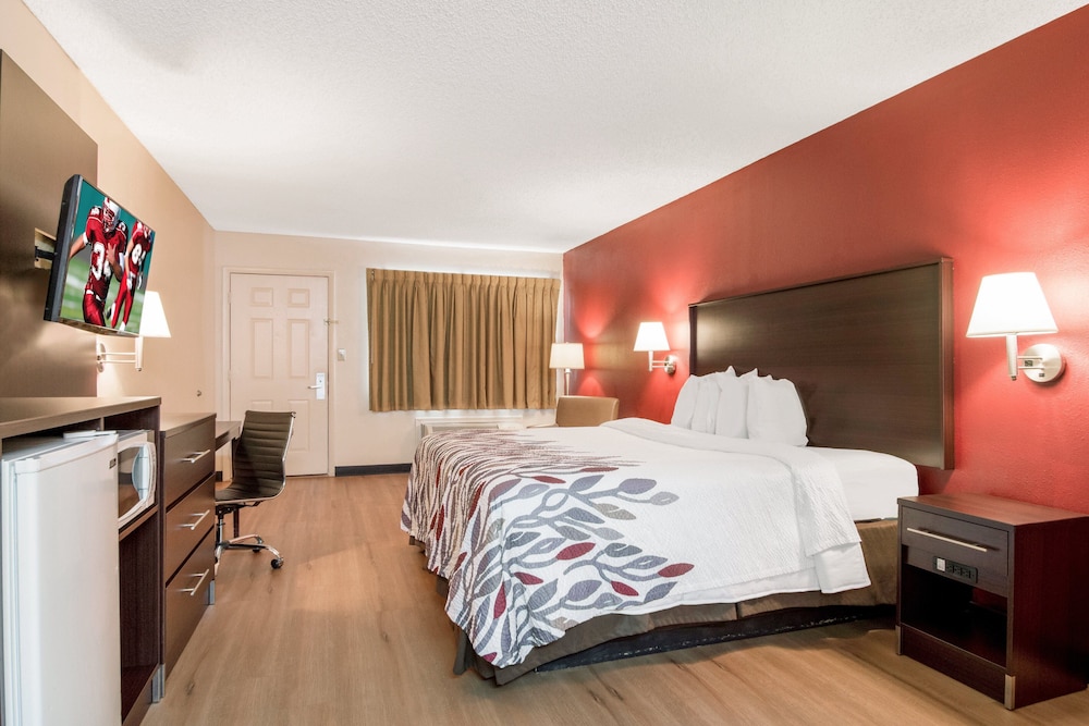 Red Roof Inn Acworth Emerson LakePoint South - photo 8