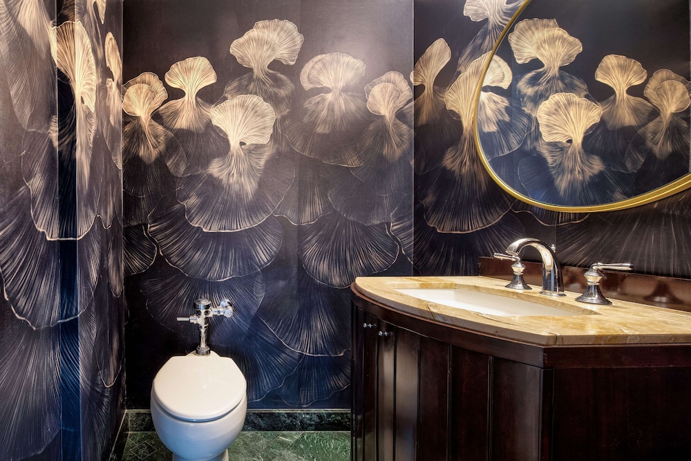 Amway Grand Plaza Curio Collection by Hilton - photo 35