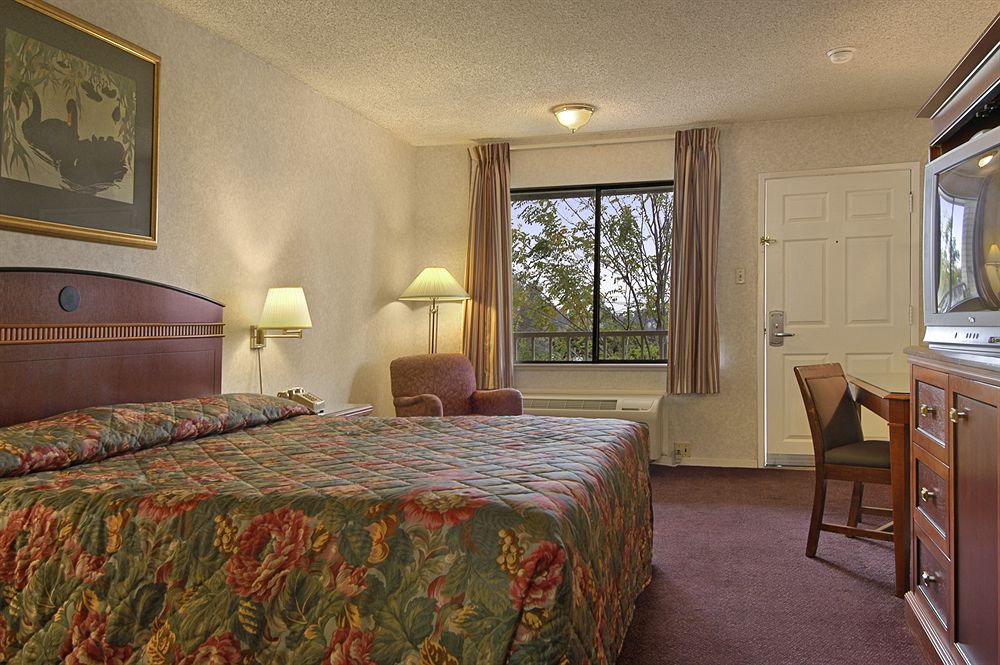 Courtyard Inn Sacramento - photo 4