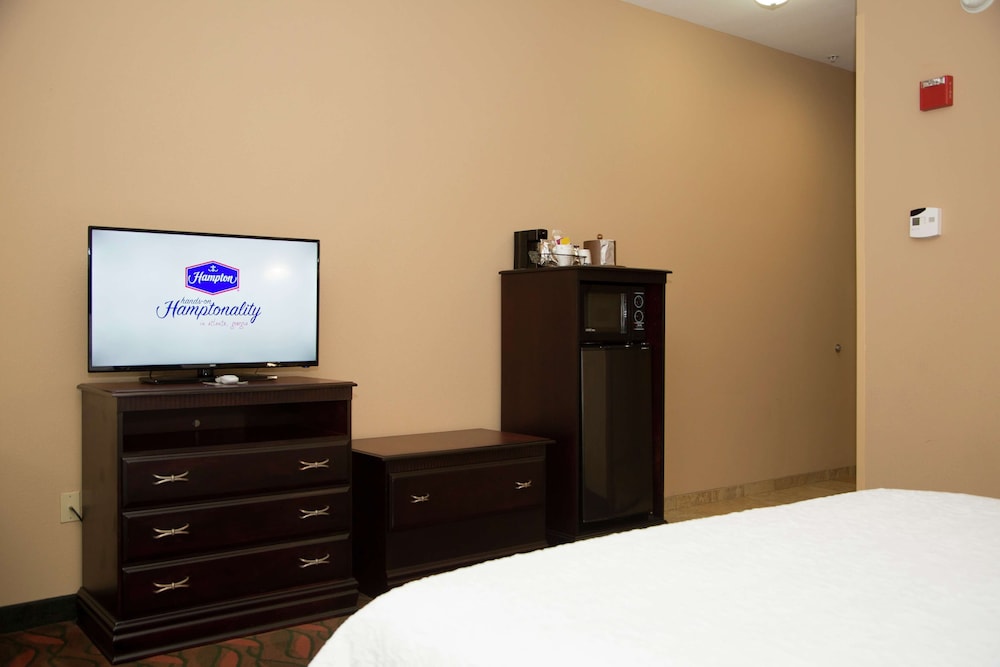 Hampton Inn & Suites Houston Rosenberg - photo 32
