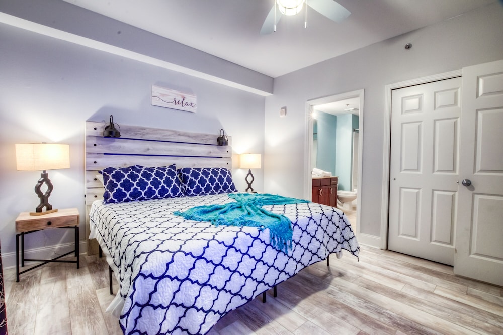 Laketown Wharf Resort by Aneliya's Rentals - photo 65