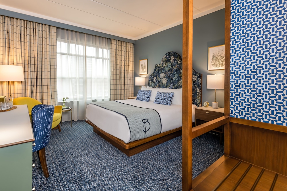The Bradley Hotel - photo 8