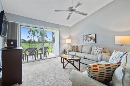 St Pete Isla Vista Verde E 4 229 New Kitchen in St. Petersburg, United States