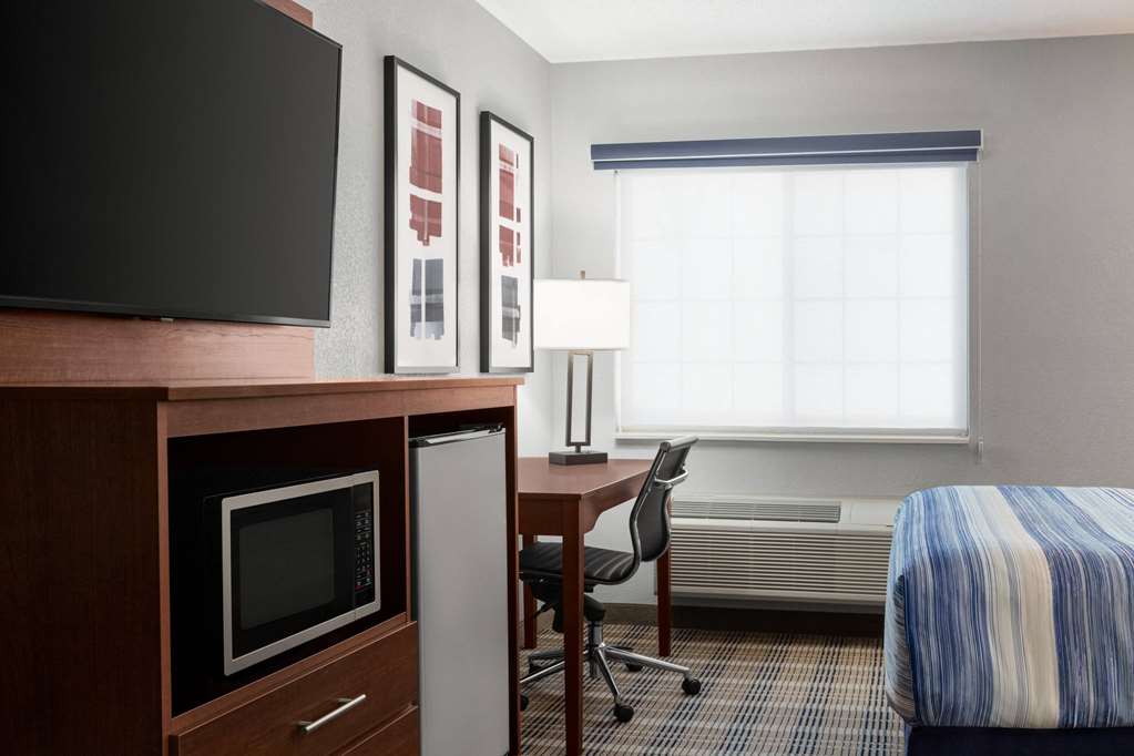 AmericInn by Wyndham Williamsburg - photo 28
