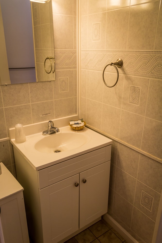 Charm Motel & Suites - photo 50