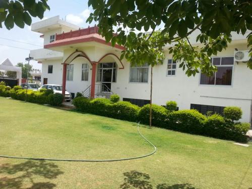 Mahaveer Kunj - carbon neutral hotel in Jaipur