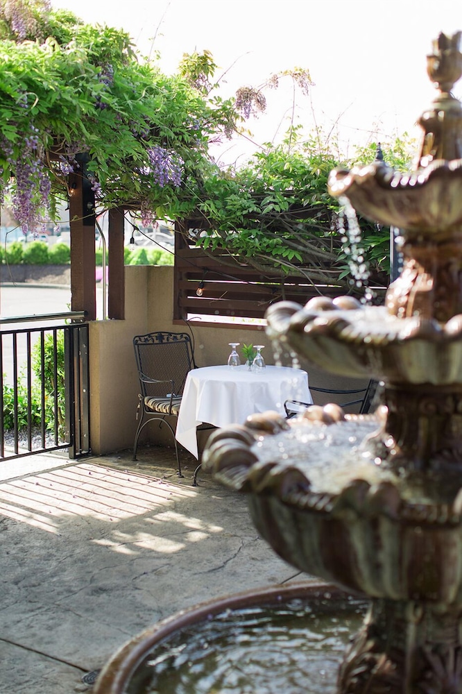 Rogue Regency Inn Medford Airport - photo 40