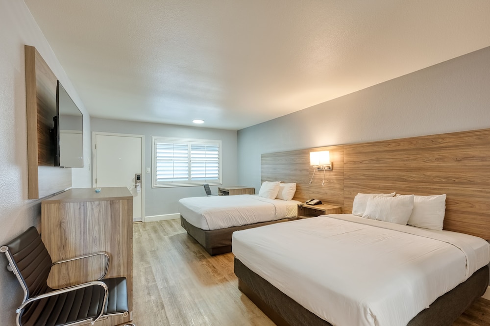 Vagabond Inn San Luis Obispo - photo 7