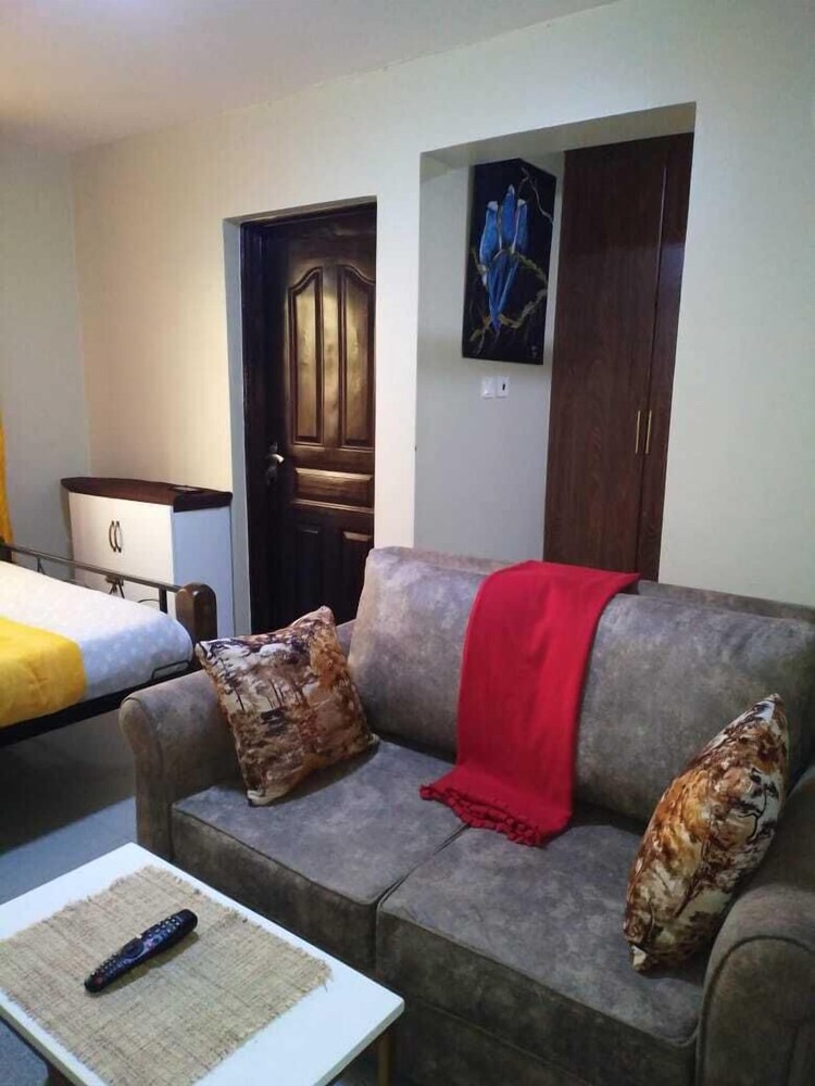 Lux Suites Olepolos Studio Apartments — Ngong — photo 4