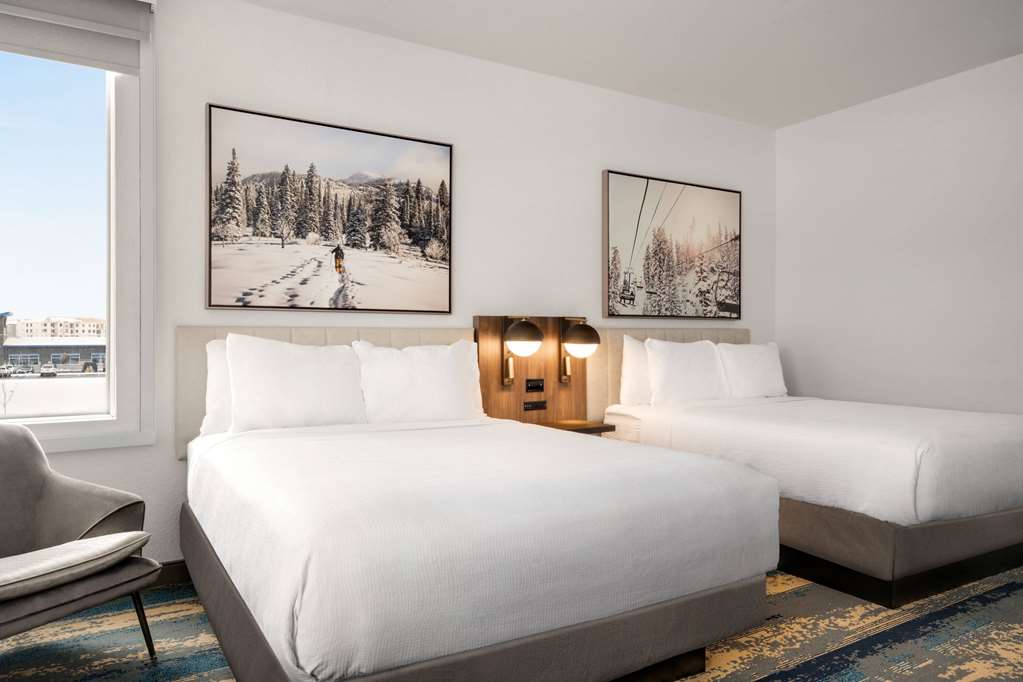 La Quinta Inn & Suites by Wyndham Denver Parker - photo 26