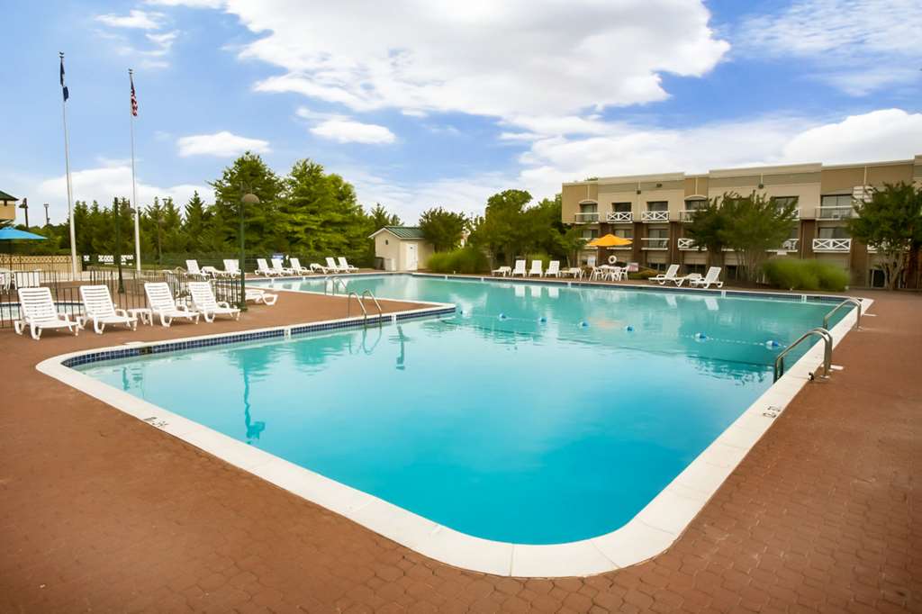Clarion Hotel & Suites Convention Center Fredericksburg - photo 9