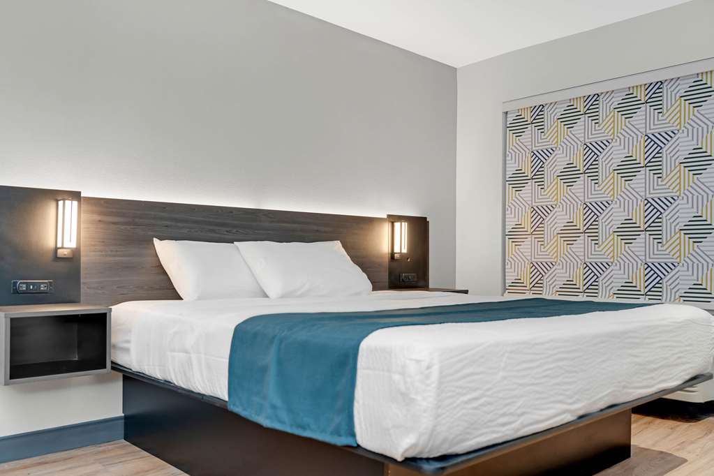 Studio6 Suites Stockton CA Waterfront - photo 22