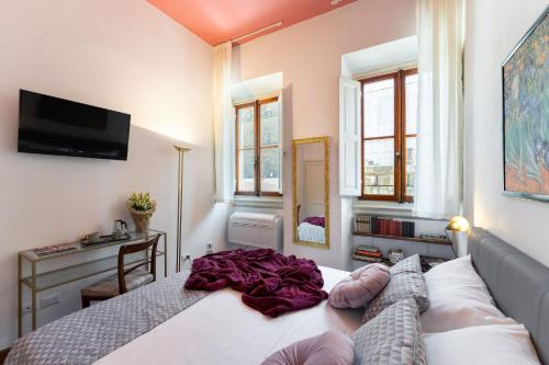 Pitti Flo Apartments charme su Piazza Pitti — 4-Star Luxury Hotel in Florence, Italy