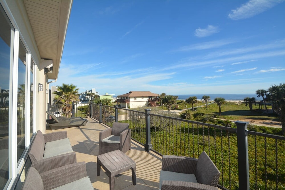 Ocean View Paradise Steps away from the Beach Will Accommodate Up To 10 People including 1 3 Fa - photo 53