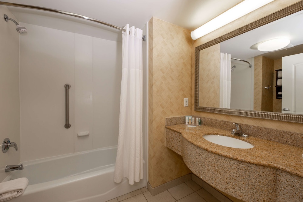 Hampton Inn & Suites Jacksonville Deerwood Park - photo 44
