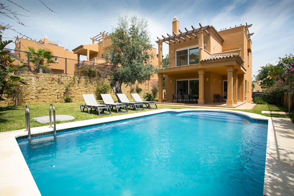 Villas Altos De Marbella — 4-Star Luxury Hotel in Marbella, Spain