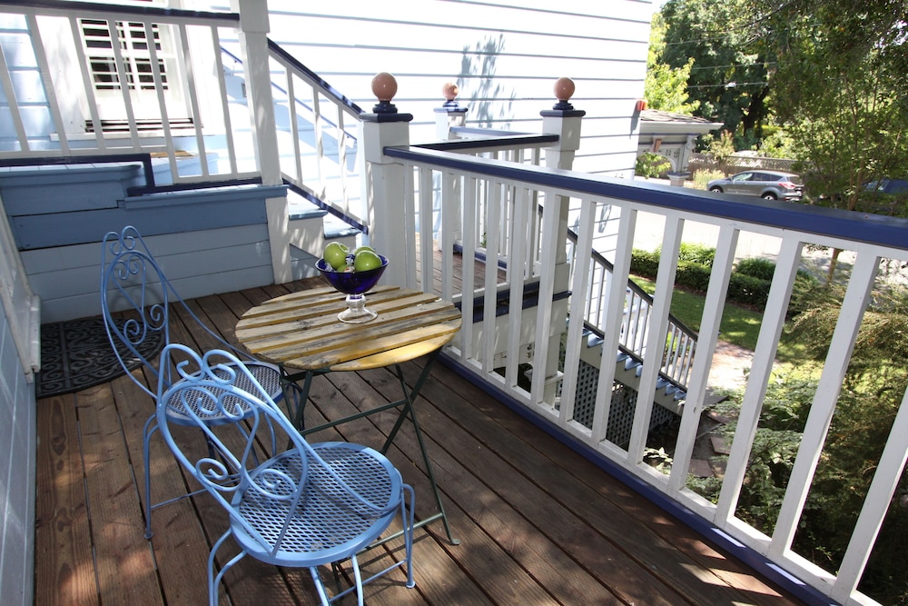 Napa Inn - photo 42