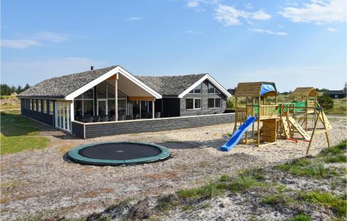 Cozy Home In Ringkøbing With Kitchen — 4-Star Luxury Hotel in Ringkobing, Denmark