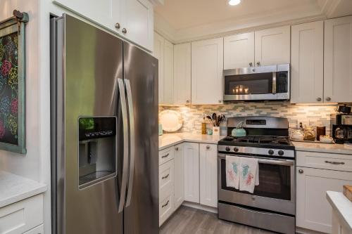 Beaching & Griping by Oak Island Accommodations - photo 47