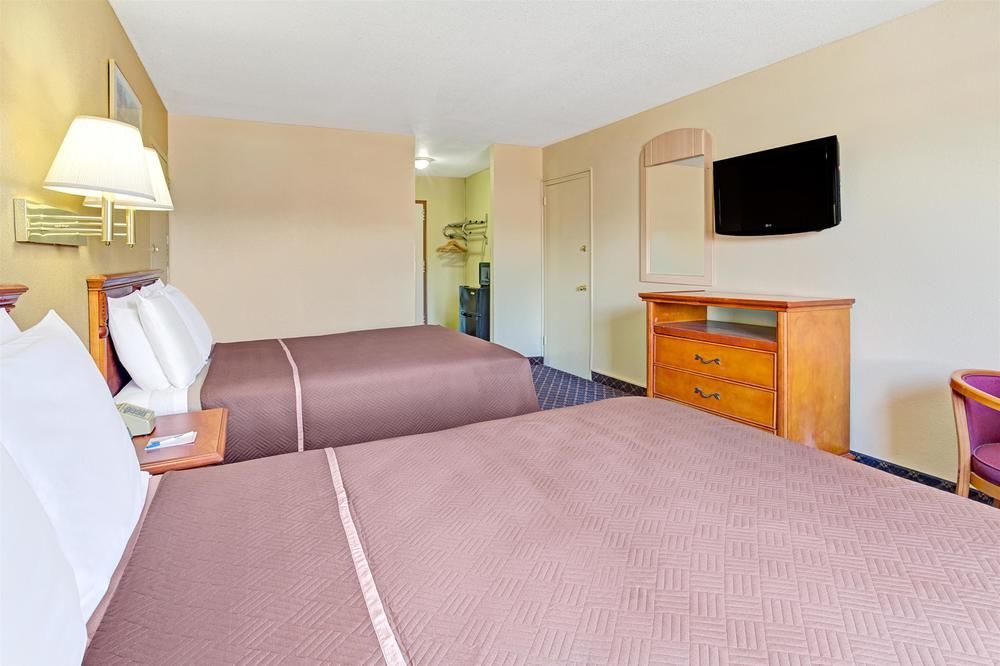 Travelodge by Wyndham Tucson AZ - photo 3