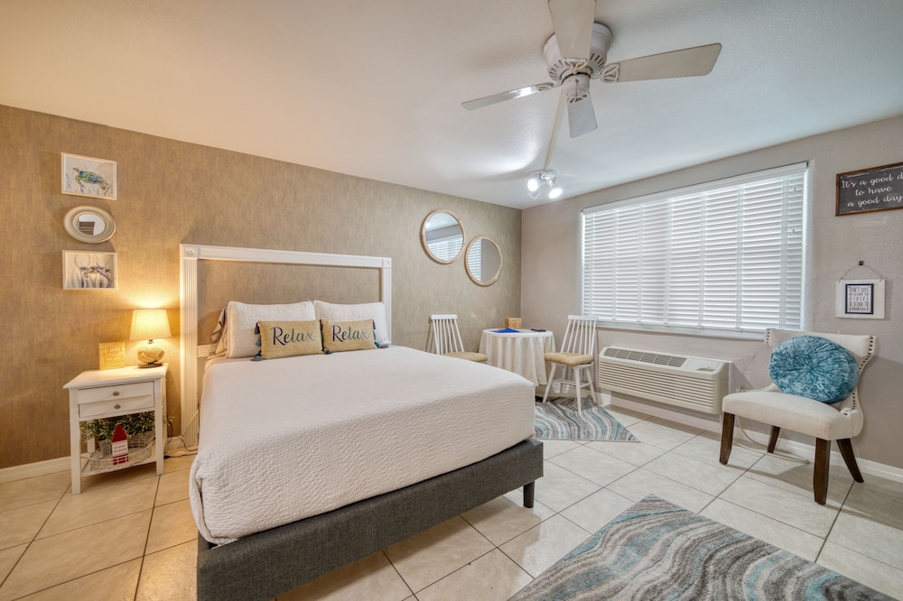 Camelot Beach Suites - photo 4