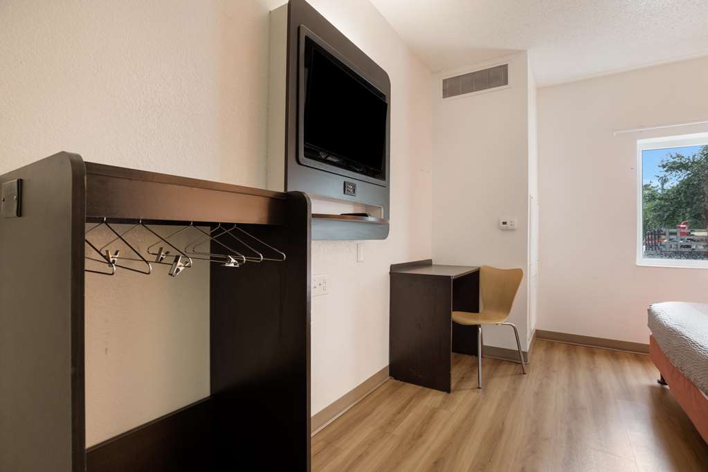 Motel 6 Orlando FL International Dr - photo 18