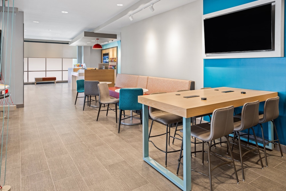 avid hotel Brooklyn Dyker Heights by IHG - photo 22