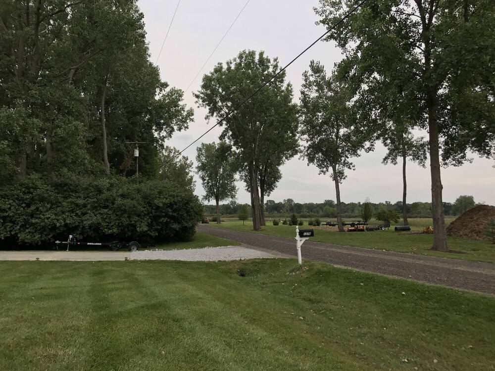 The Harsens Island Getaway Resort - photo 52