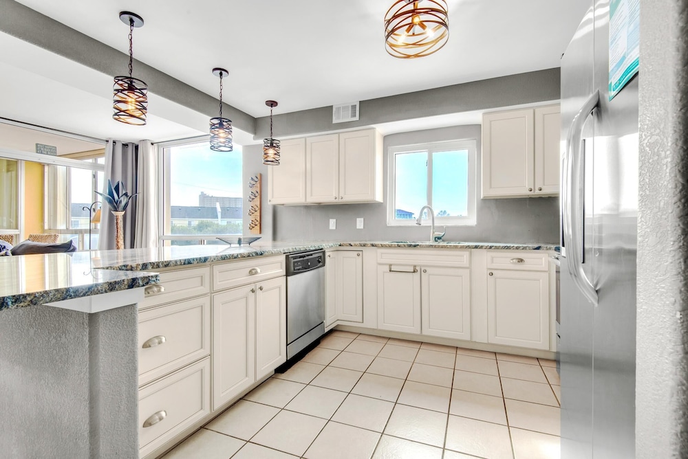 Shoreline Towers 3021 - photo 9