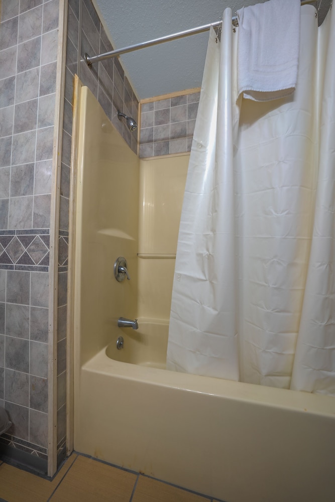 Oyo Hotel Portland Or Near Airport - photo 83