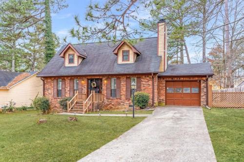 Massive 3 bedroom with fenced yard — 4-Star Luxury Hotel in Riverdale, United States