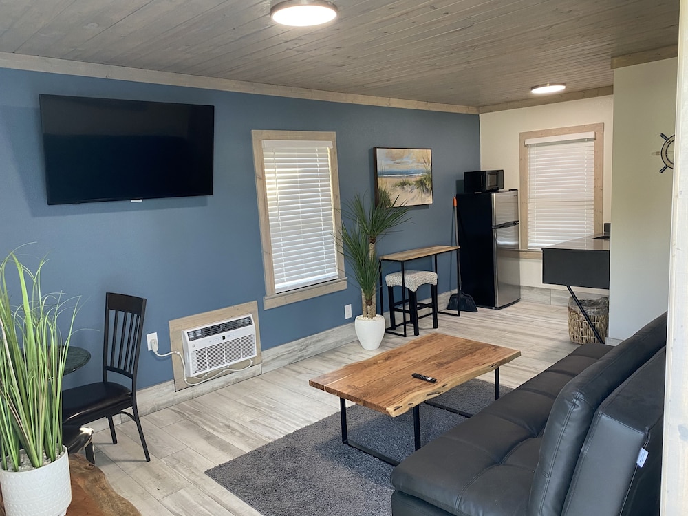 Gulf Coast Inn - photo 16
