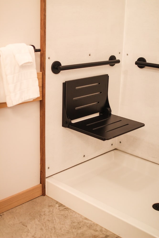 Bowline Hotel - photo 100