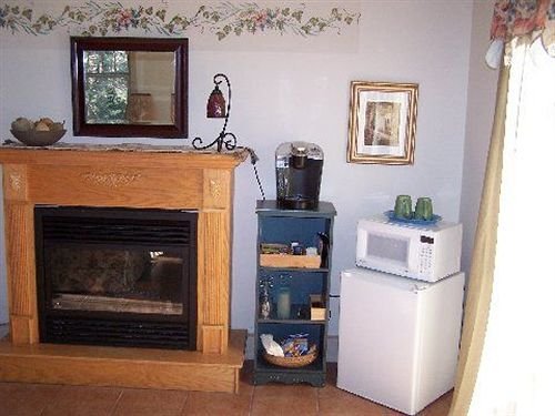 Corner Oak Manor - last minute hotel in Asheville