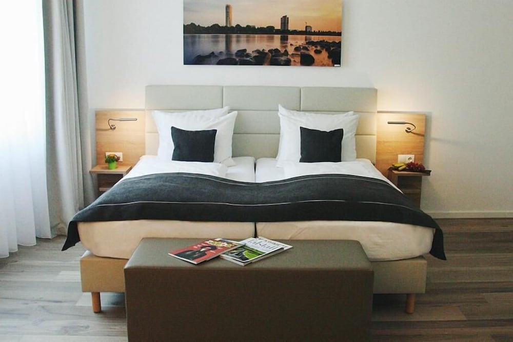 Four Stars by City Hotel — hotel in Meckenheim