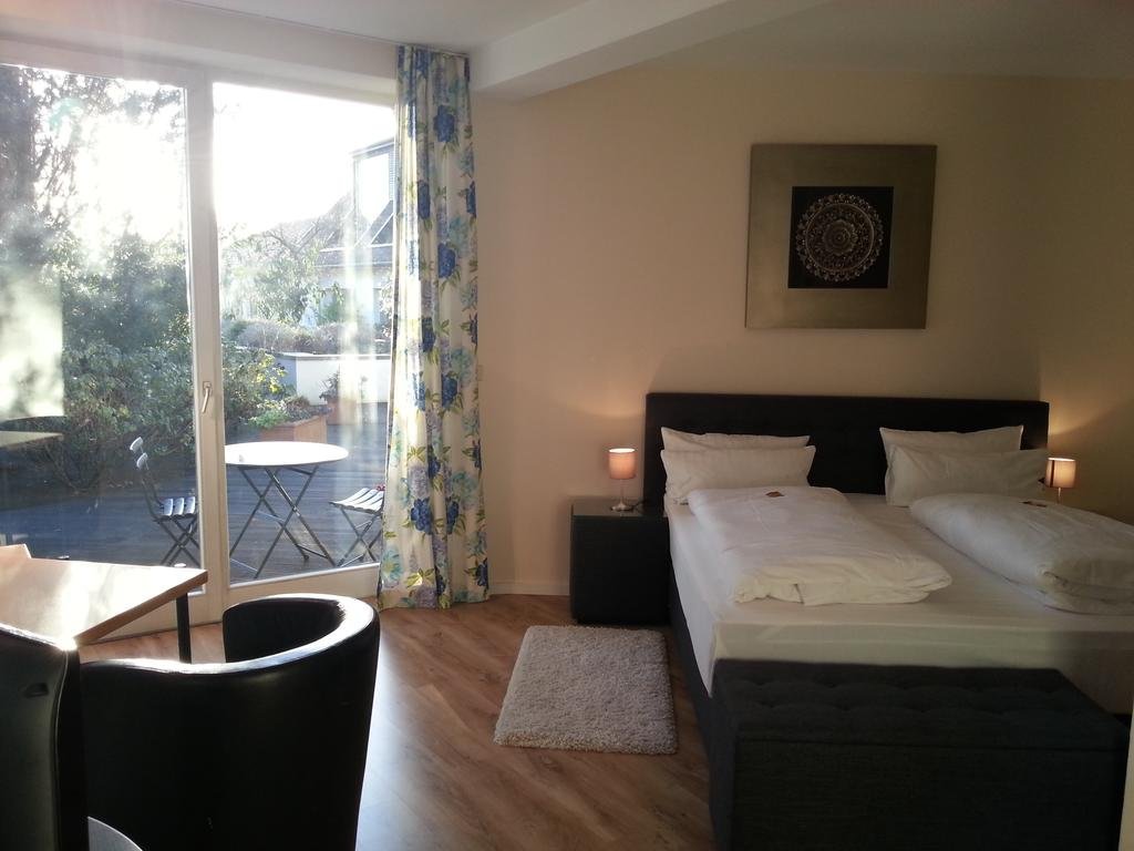 Landhaus am See — 4-Star Luxury Hotel in Garbsen, Germany