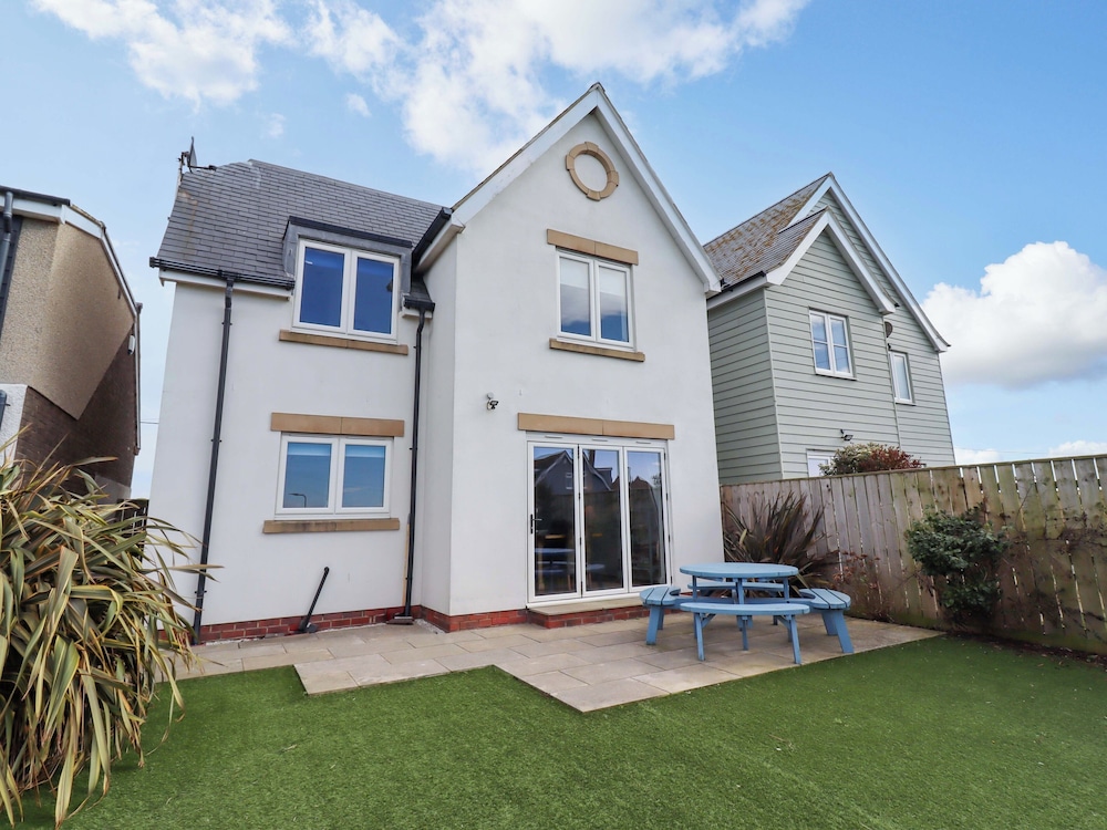 Farne Cottage — 4-Star Luxury Hotel in Beadnell, United Kingdom