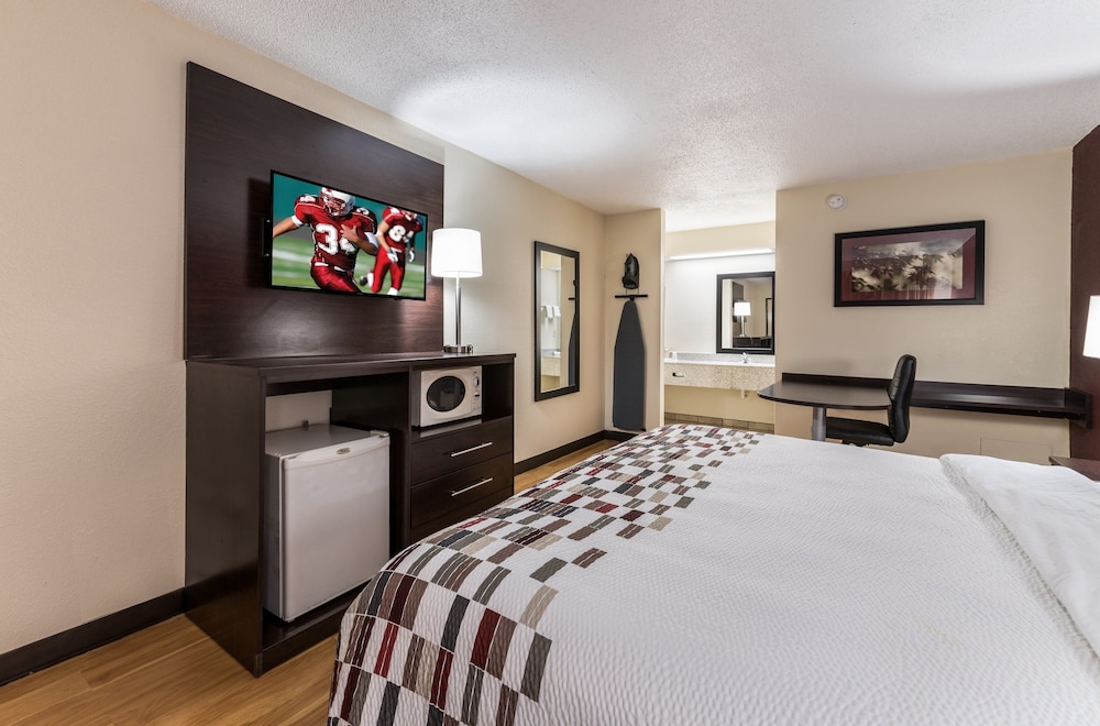 Red Roof Inn Indianapolis Castleton - photo 9