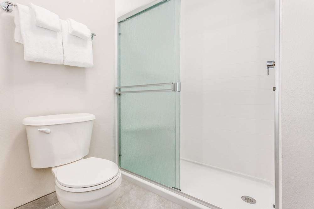 Holiday Inn Express & Suites Eau Claire North by IHG - photo 17