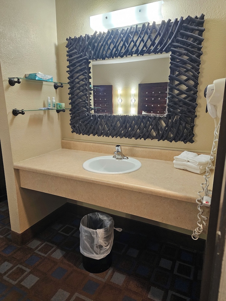 The Nautical Beachfront Resort - photo 15